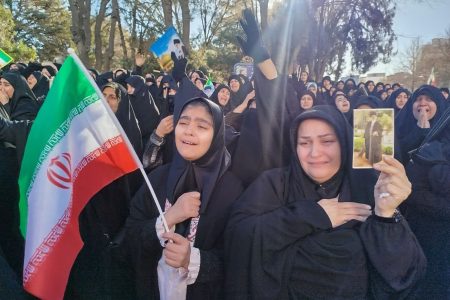 شیون شیرزنان بروجردی در سوگ عزیز انقلاب