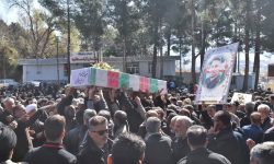 ۱۵ شهید مدافع وطن در آغوش خاک لرستان آرمیدند