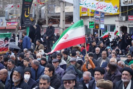 اجتماع شبانه مردم لرستان در بیعت با رهبری