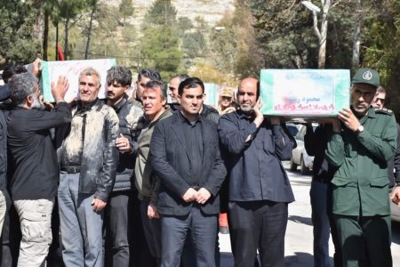 تشییع پیکر ۵ شهید جنگ رمضان در لرستان+عکس