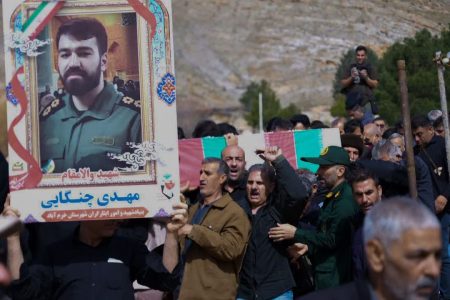 تشییع پیکر پاسدار شهید «مهدی چنگایی» در خرم‌آباد+عکس