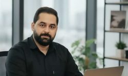 ردای شهادت برازنده قامت امام امت بود