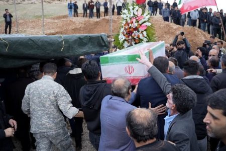 ویدئو|تشییع پیکر پاسدار شهید «حسین رسولی بهاروند» در خرم آباد