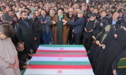 تشییع پیکر ۵ شهید غیر نظامی حمله هوایی در بروجرد