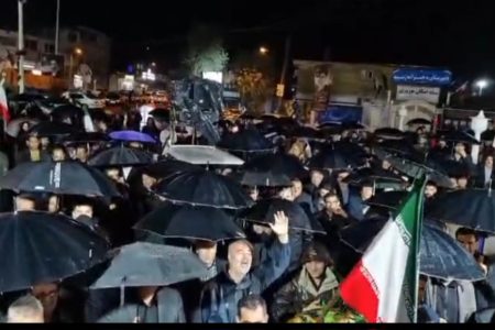 مردم پلدختر زیر باران هم خیابان‌ها را خالی نکردند