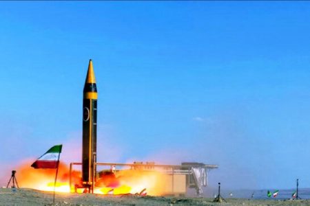 دست نوشته رزمندگان سپاه اسلام روی موشک‌ها