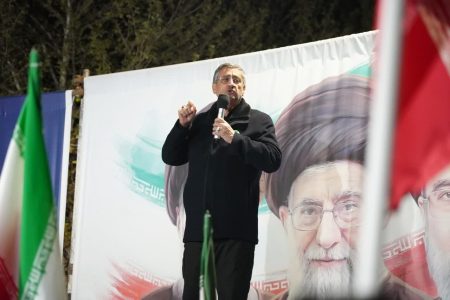 زمین‌گیر شدن قدرت‌های نظامی جهان در برابر ایمان رزمندگان ایرانی