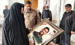 دیدار فرمانده سپاه لرستان با خانواده شهید «مهدی ویسکرمی»