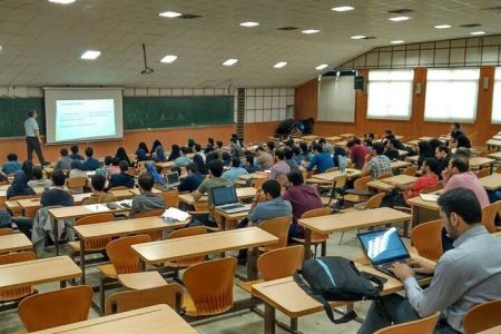 درخواست رئیس دانشگاه علوم پزشکی لرستان از وزیر بهداشت برای افزایش حقوق کارکنان غیر هیأت علمی