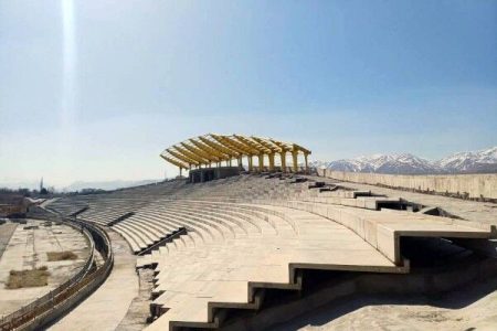 تکمیل ورزشگاه بروجرد با سرمایه‌گذاری شهرداری