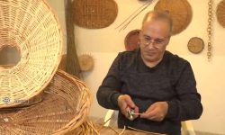 کارآفرینی هنرمند لرستانی با سبدبافی