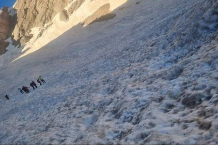 نجات ۱۱ کوهنورد گرفتار در یخچال‌های قله «کول جنو»