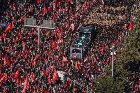 ملت مبعوث‌شده در تشییع امام امت سنگ‌تمام گذاشتند