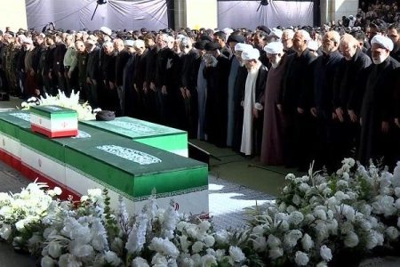 اقامه نماز بر پیکر مطهر مجاهد شهید امام خامنه‌ای