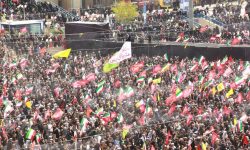 قاب ماندگار از پیکر مطهر رهبر شهید در مصلی تهران