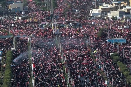 تشییع تاریخی «آقای شهید ایران» در قم با حضور گسترده عزاداران