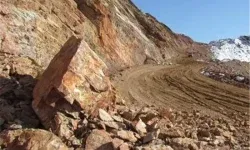 جاده‌های خاکی،سد راه زندگی مردم؛صدها خانوار دلفان چشم‌انتظار آسفالت
