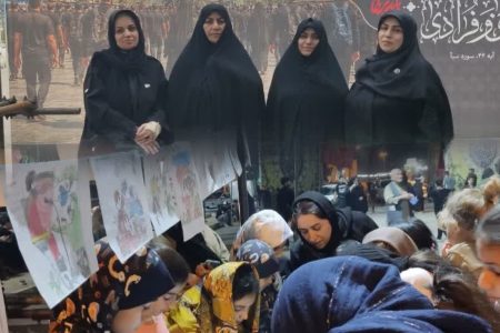 عطر کلام وحی در مسیر عاشقی؛خدمت قرآنی به زائران اربعین در خرم‌آباد