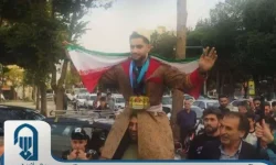 استقبال باشکوه مردم بروجرد از قهرمان ۹ طلایی؛بیرانوند تاریخ‌ساز شد