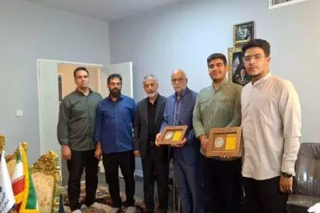 تجلیل مسئول قرارگاه مردمی امام خامنه‌ای از شورای عالی قرآن لرستان