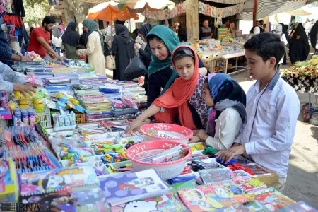 برپایی نمایشگاه شروع مدارس در لرستان
