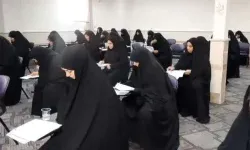 رقابت ۴۶۰ بانوی لرستانی در آزمون ورودی حوزه‌ علمیه خواهران لرستان