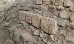 نمایان‌شدن بقایای یک پل تاریخی در لرستان