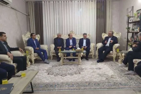دیدار رئیس سازمان زندانها با خانواده شهید «محمد میر» در خرمآباد