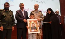تکریم خانواده شهدای ارتش در لرستان