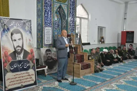 راه شهدا از مسجد آغاز شده و در مسجد ادامه دارد