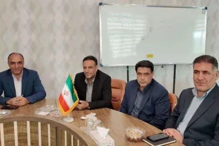 تجلیل از آزادگان و خانواده‌های شهدای مخابرات منطقه لرستان