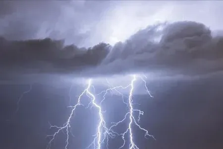 تلف شدن بیش از ۱۰۰ رأس دام بر اثر رعدوبرق و تگرگ در پلدختر