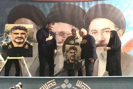 تجلیل از هنرمند تصویرساز و کاریکاتوریست لرستانی