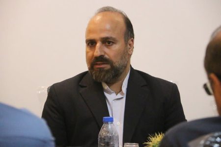 خرم‌آباد را با سرمایه‌های مردم می‌توان متحول کرد