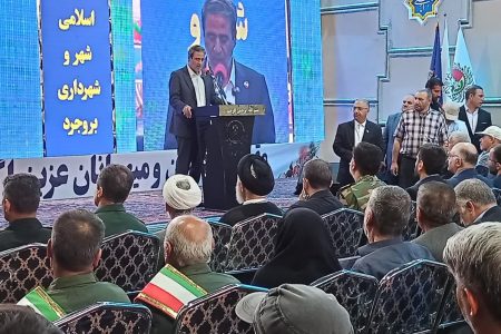 جنگ و تحریم مانع آبادانی بروجرد نمی‌شود